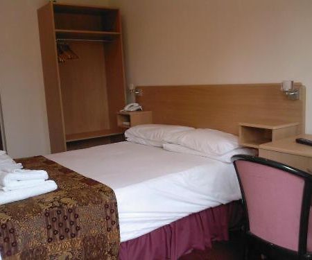 Heath Lodge Hotel Nr Nec Bickenhill Szoba fotó